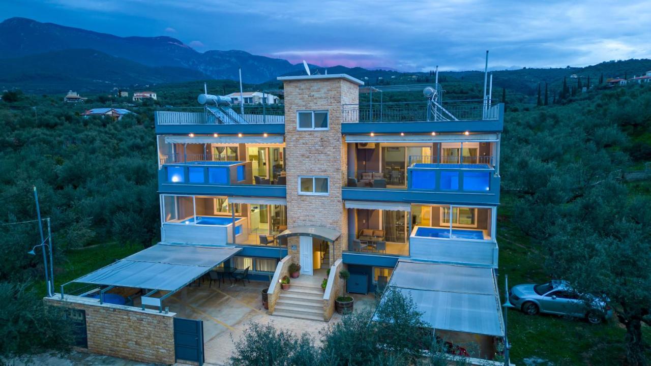 Grand Suites With Private Pools Kalamáta Kültér fotó