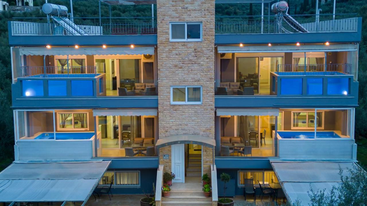 Grand Suites With Private Pools Kalamáta Kültér fotó