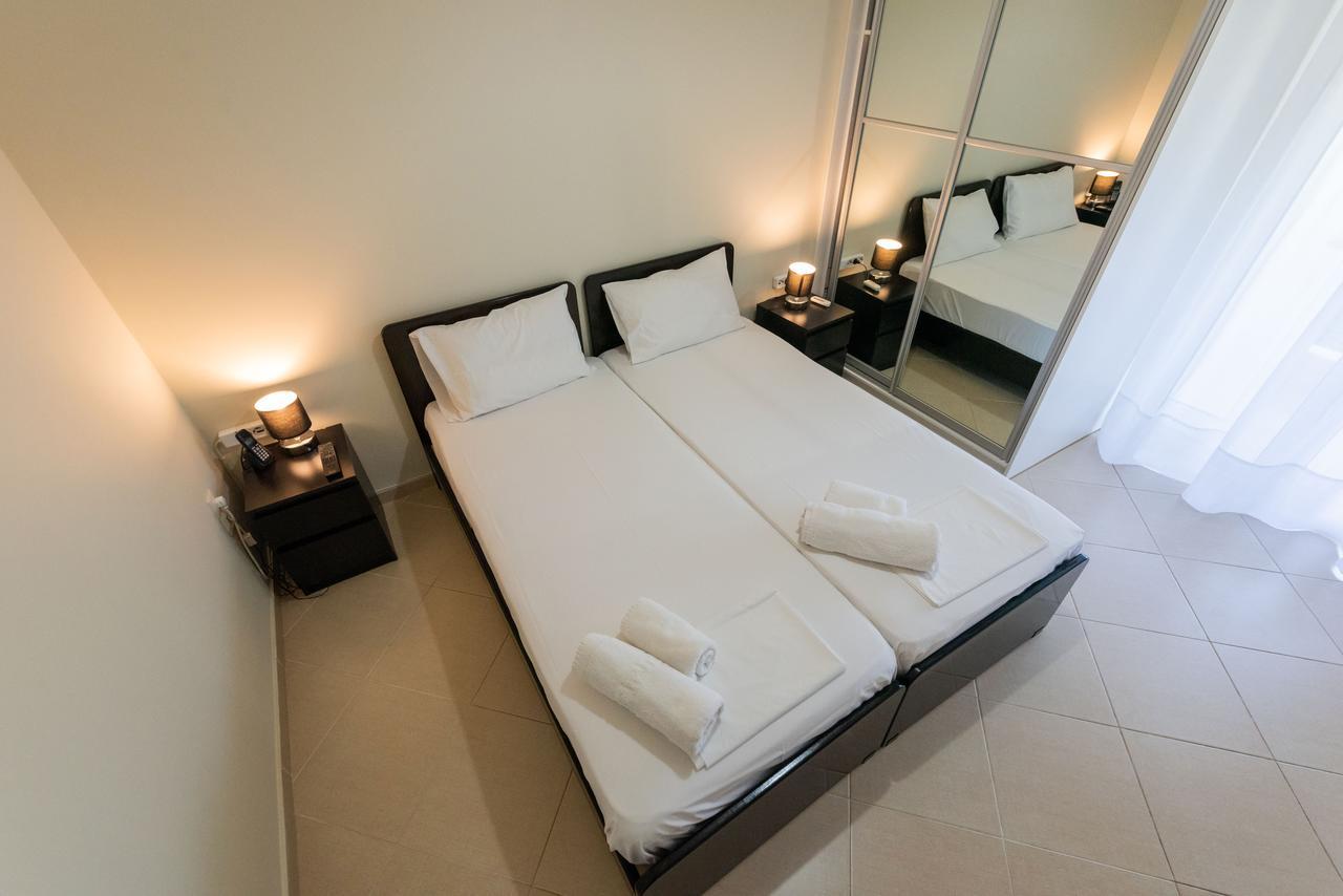 Grand Suites With Private Pools Kalamáta Kültér fotó