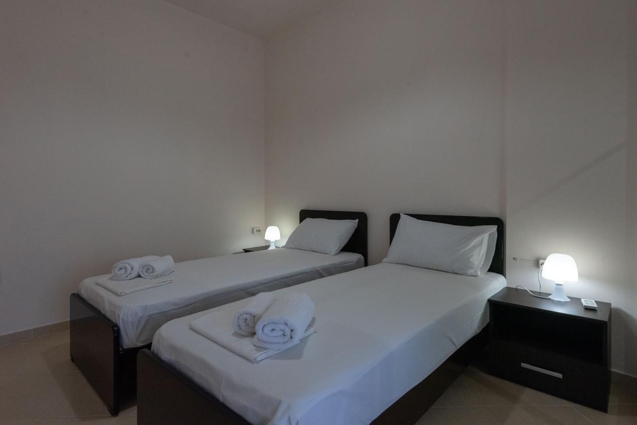 Grand Suites With Private Pools Kalamáta Kültér fotó