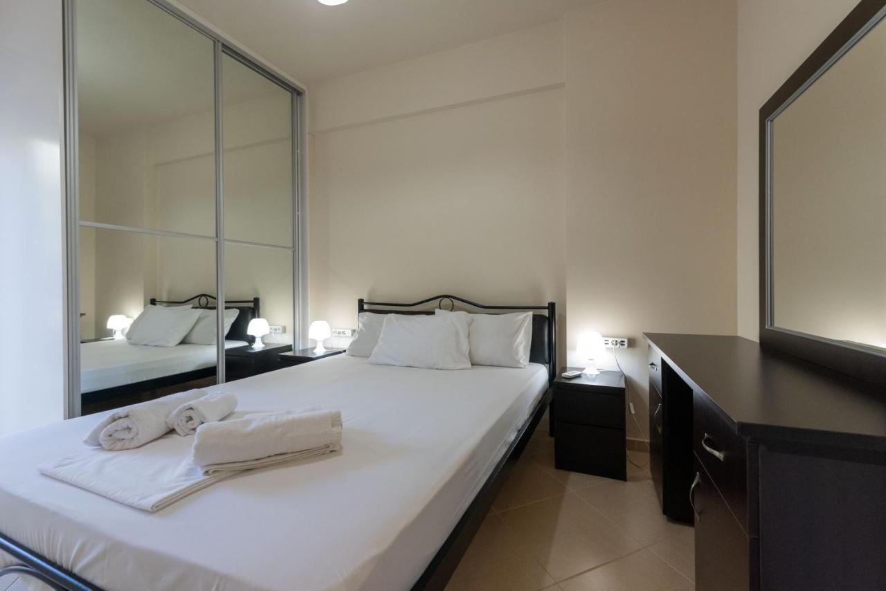 Grand Suites With Private Pools Kalamáta Kültér fotó