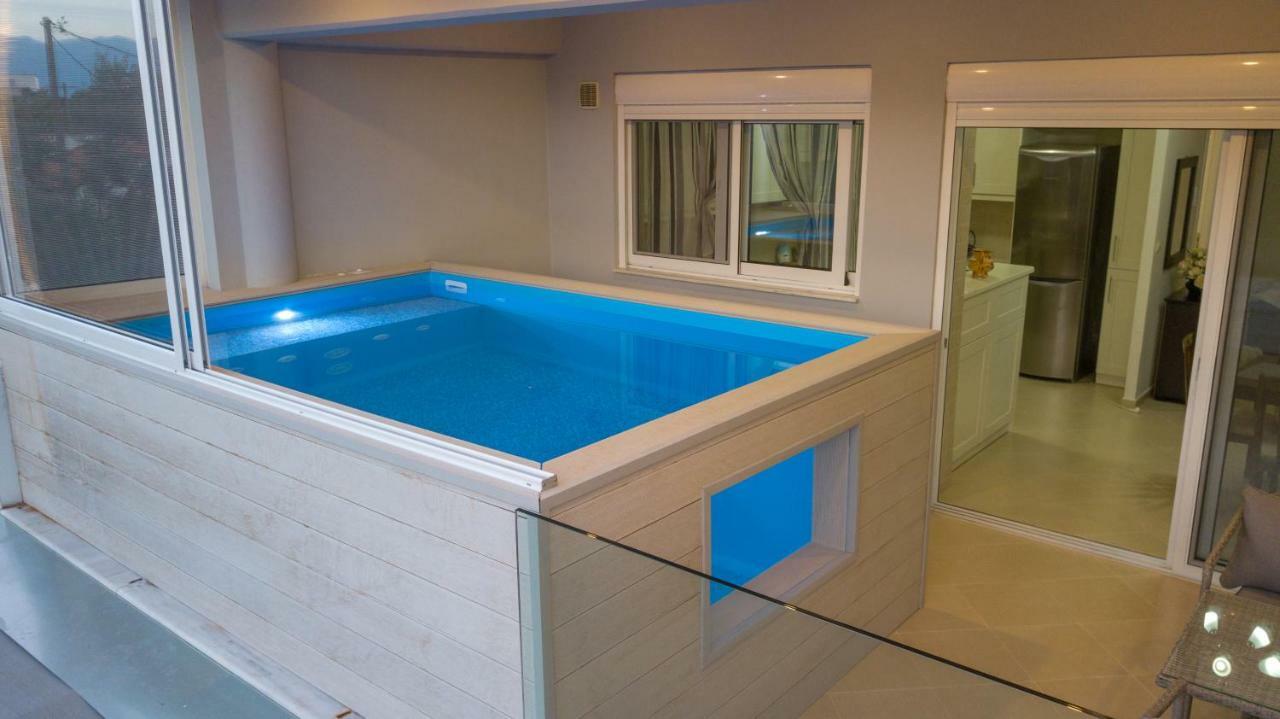 Grand Suites With Private Pools Kalamáta Kültér fotó