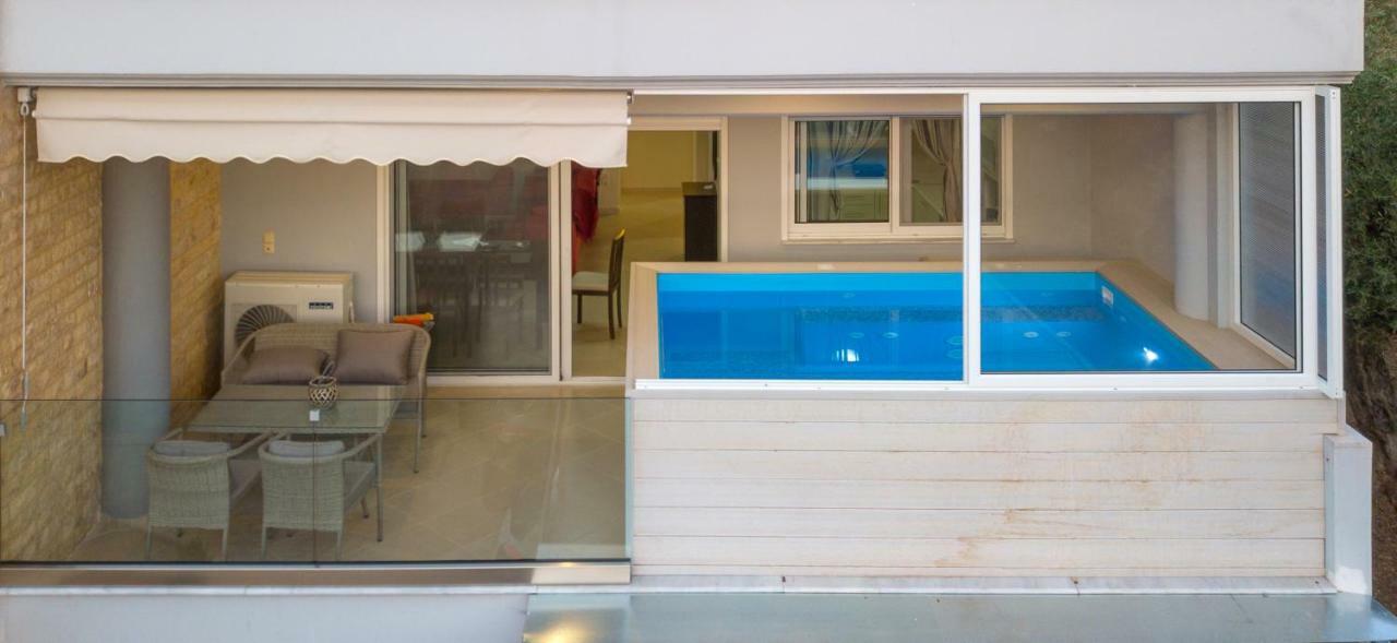 Grand Suites With Private Pools Kalamáta Kültér fotó