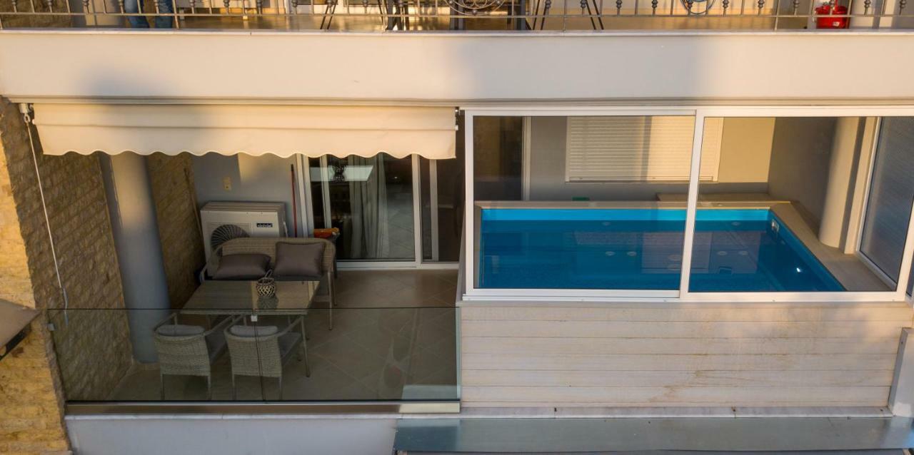 Grand Suites With Private Pools Kalamáta Kültér fotó