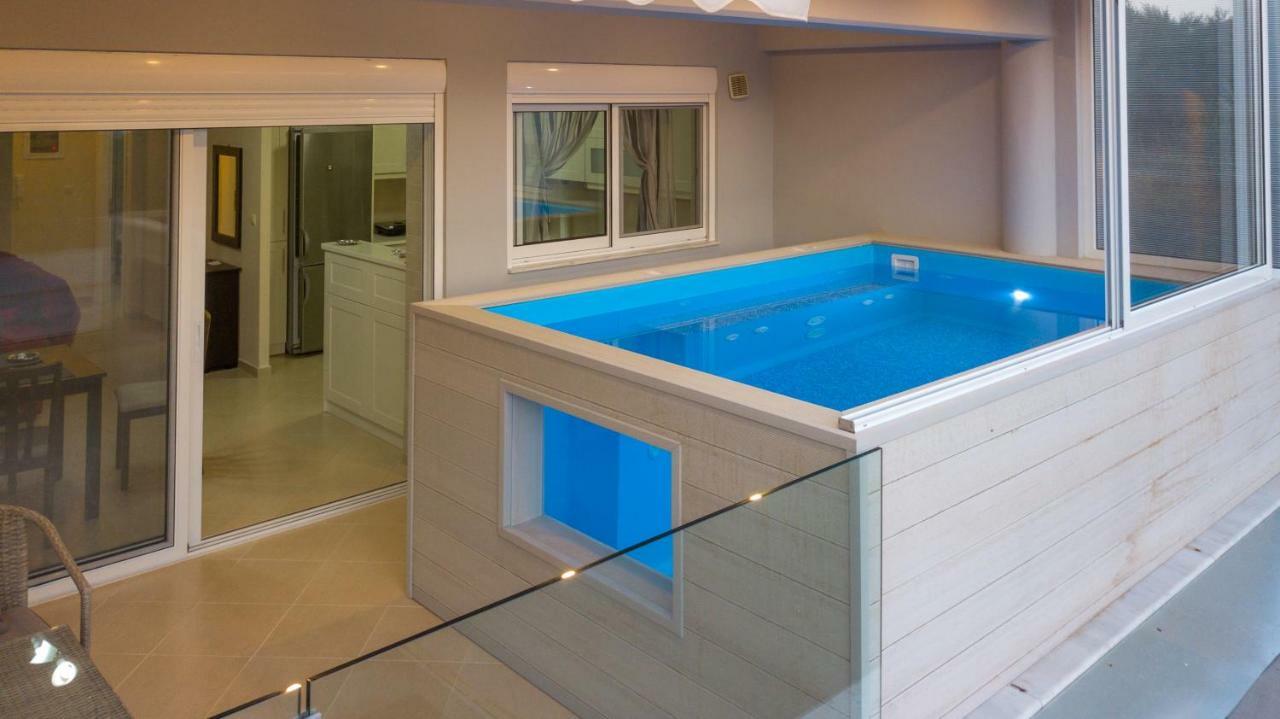Grand Suites With Private Pools Kalamáta Kültér fotó