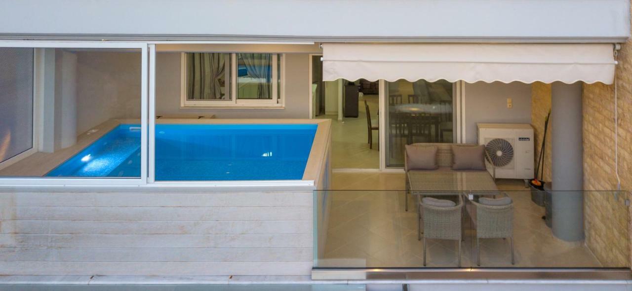 Grand Suites With Private Pools Kalamáta Kültér fotó