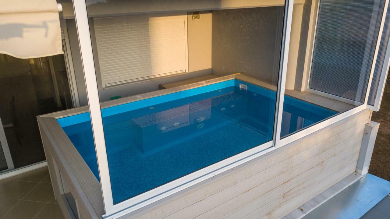 Grand Suites With Private Pools Kalamáta Kültér fotó