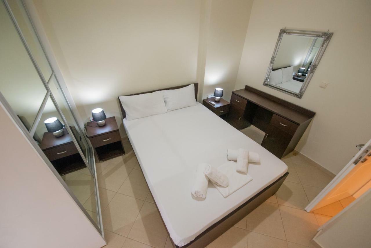 Grand Suites With Private Pools Kalamáta Kültér fotó